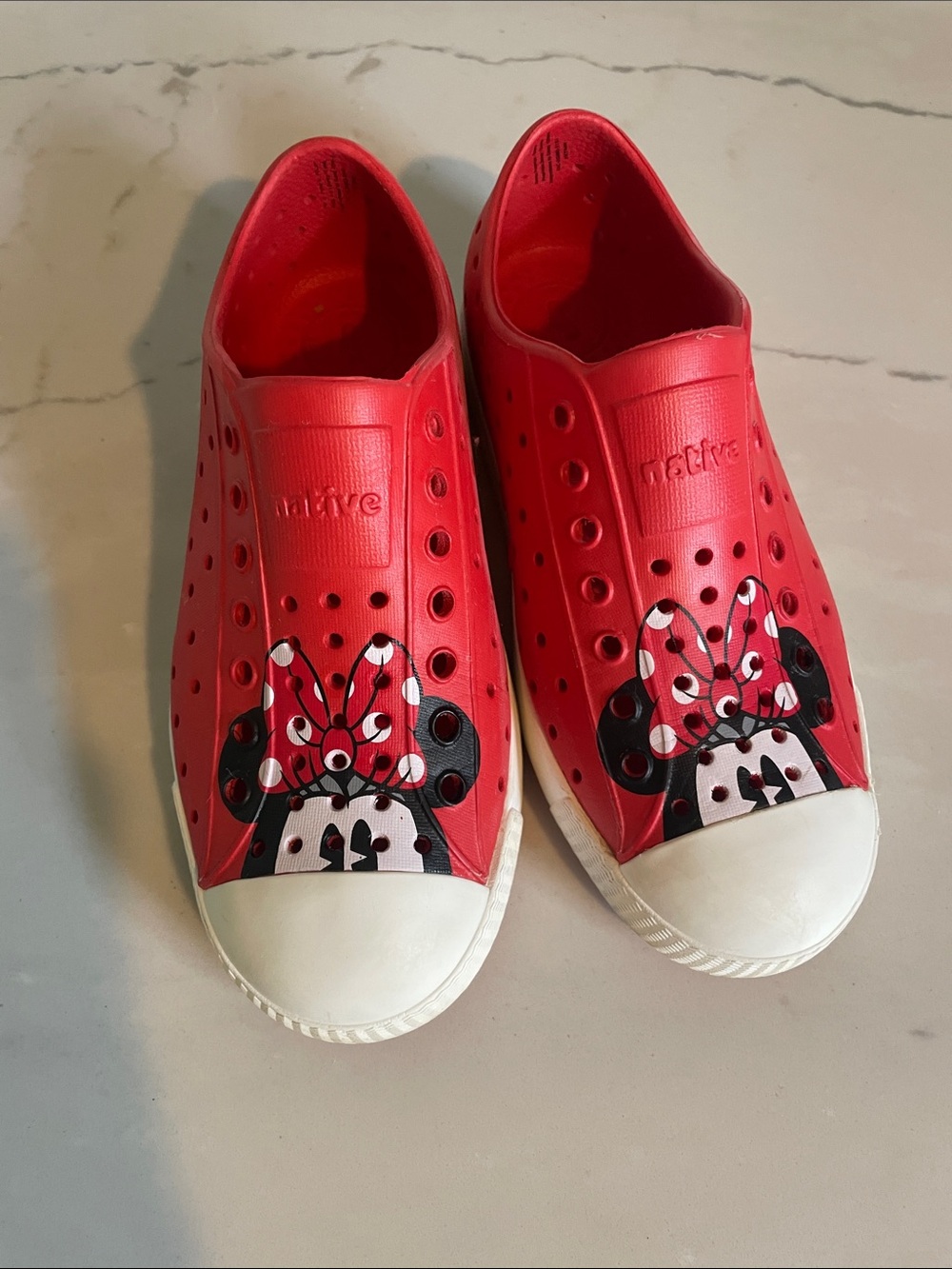 Native Kids Red Slip-On Sneakers with Minnie Mouse Bow